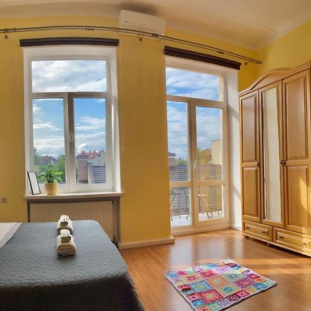 Dimitris Apartment Львов Экстерьер фото