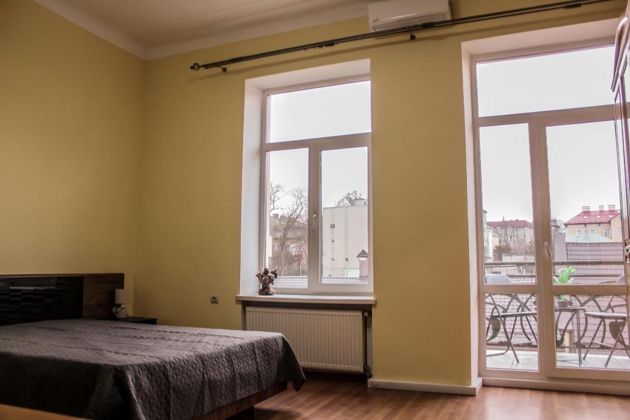 Dimitris Apartment Львов Экстерьер фото