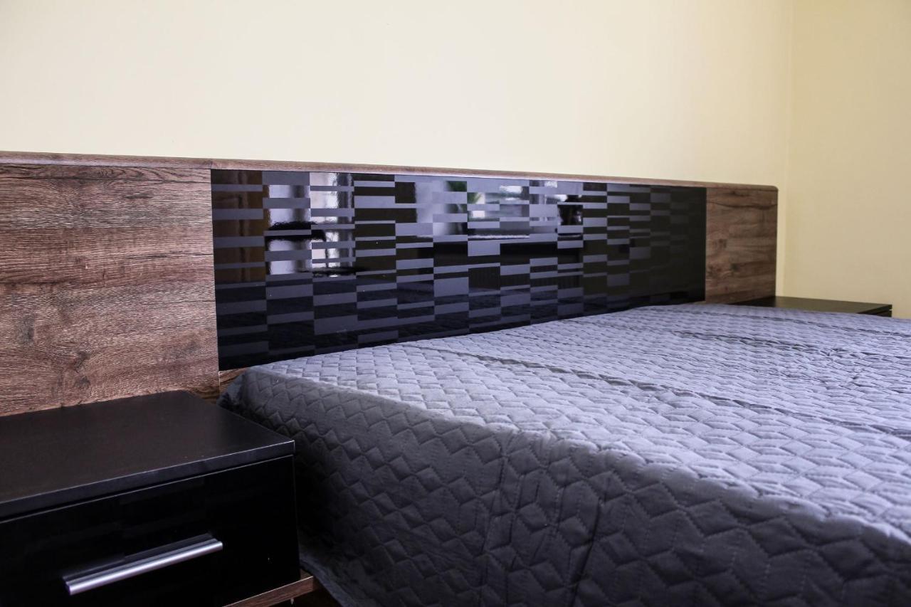 Dimitris Apartment Львов Экстерьер фото