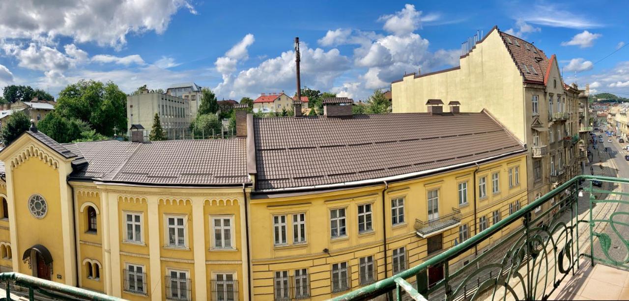Dimitris Apartment Львов Экстерьер фото