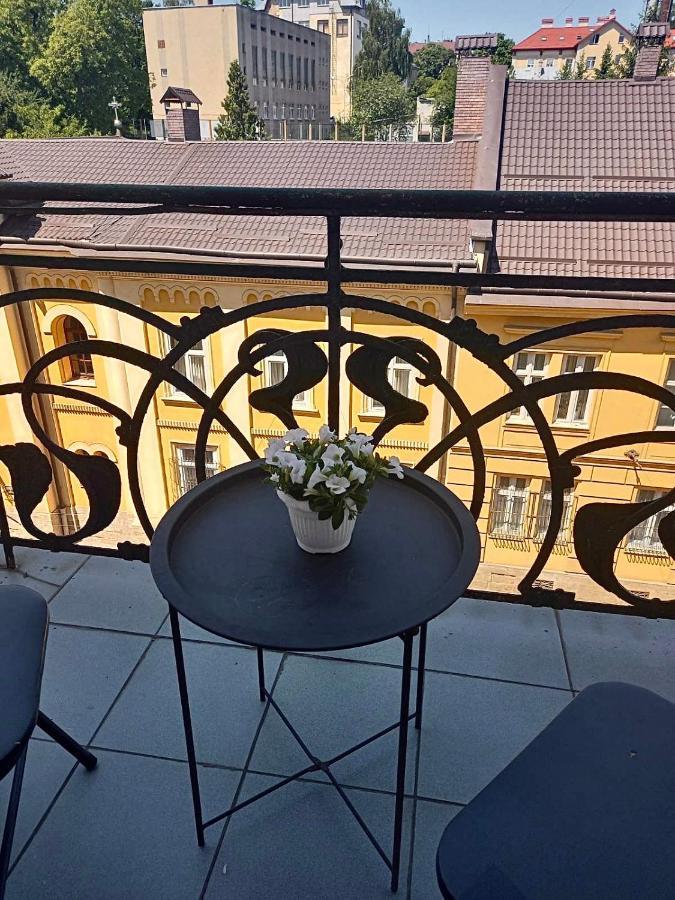 Dimitris Apartment Львов Экстерьер фото